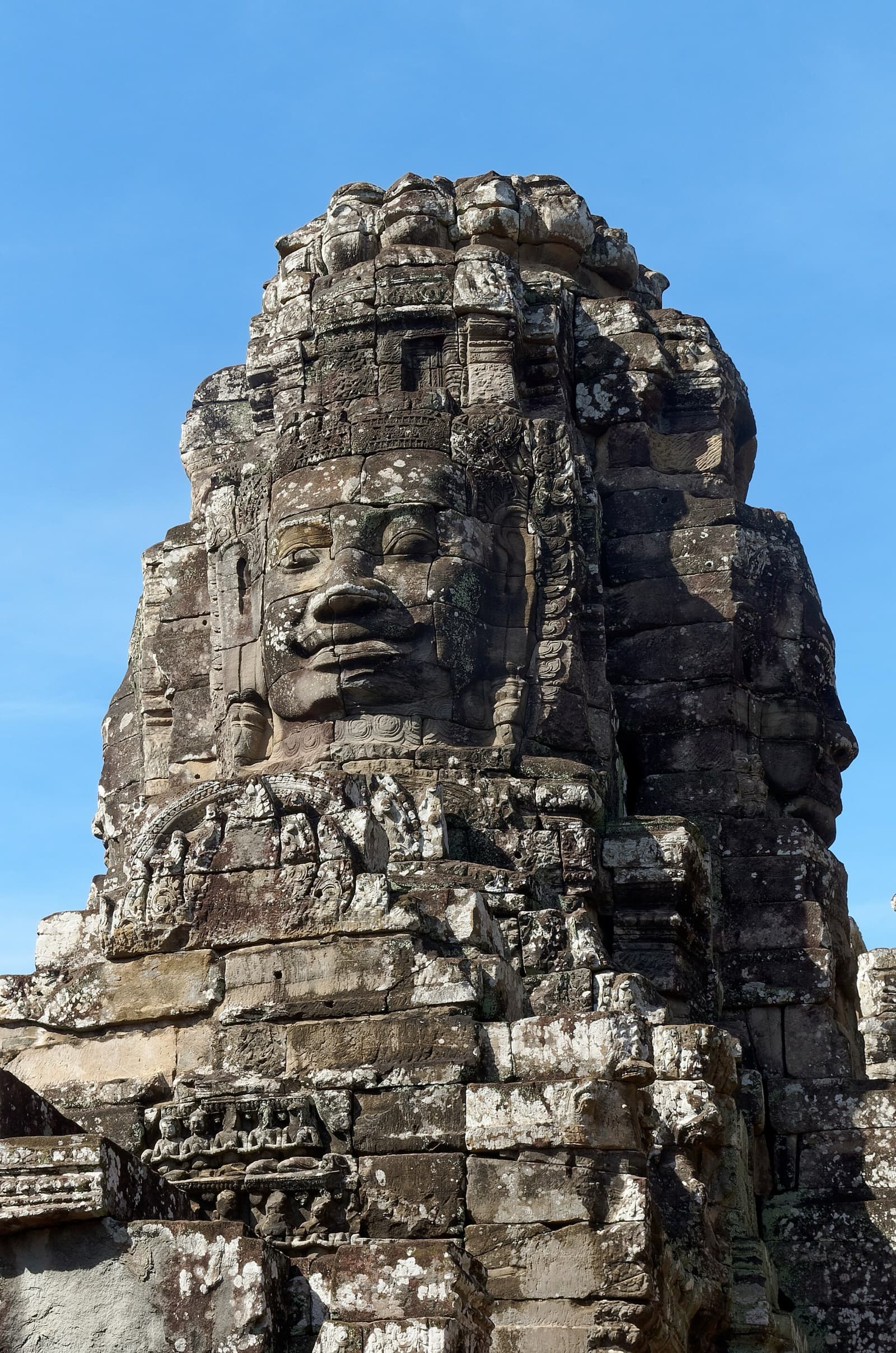 Les visages de pierre du temple du Bayon à Angkor Thom